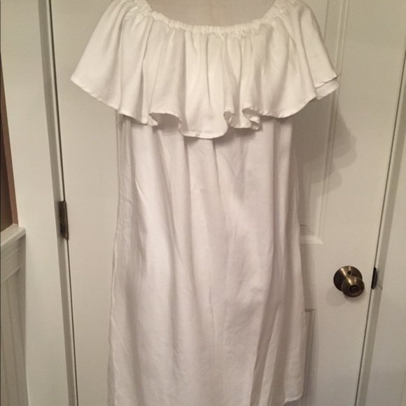 BeachLunchLounge Off The Shoulder White Summer Dress NWT - Picture 6 of 7